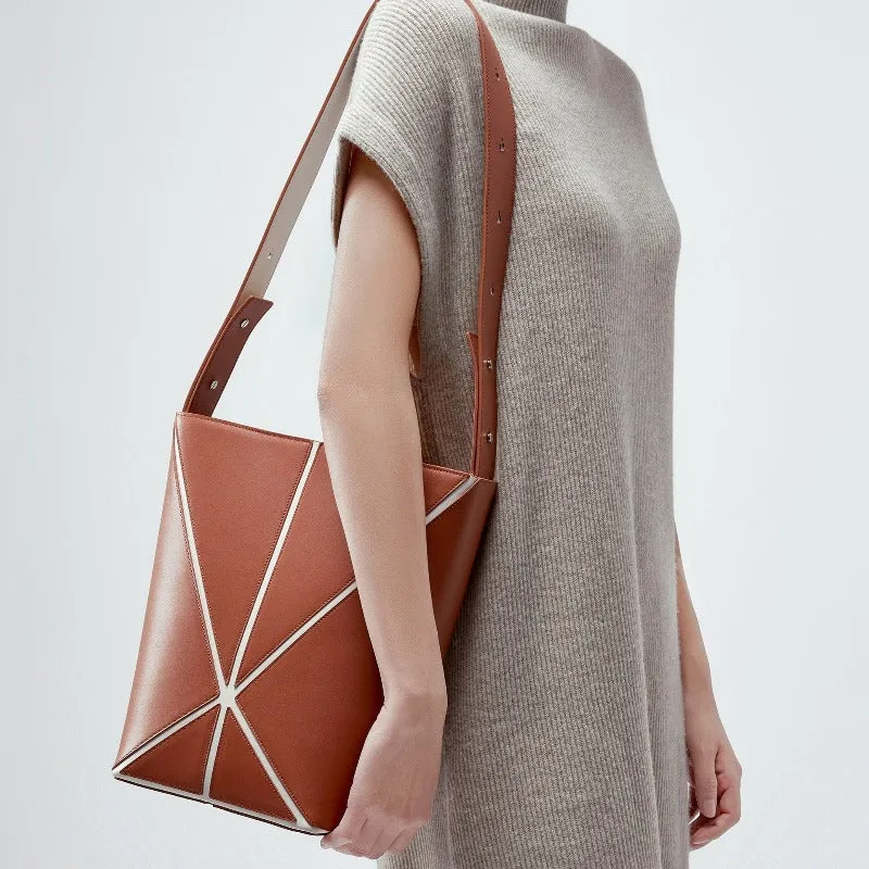 Bucket Medium Foldable Shoulder Bag - Umber/White