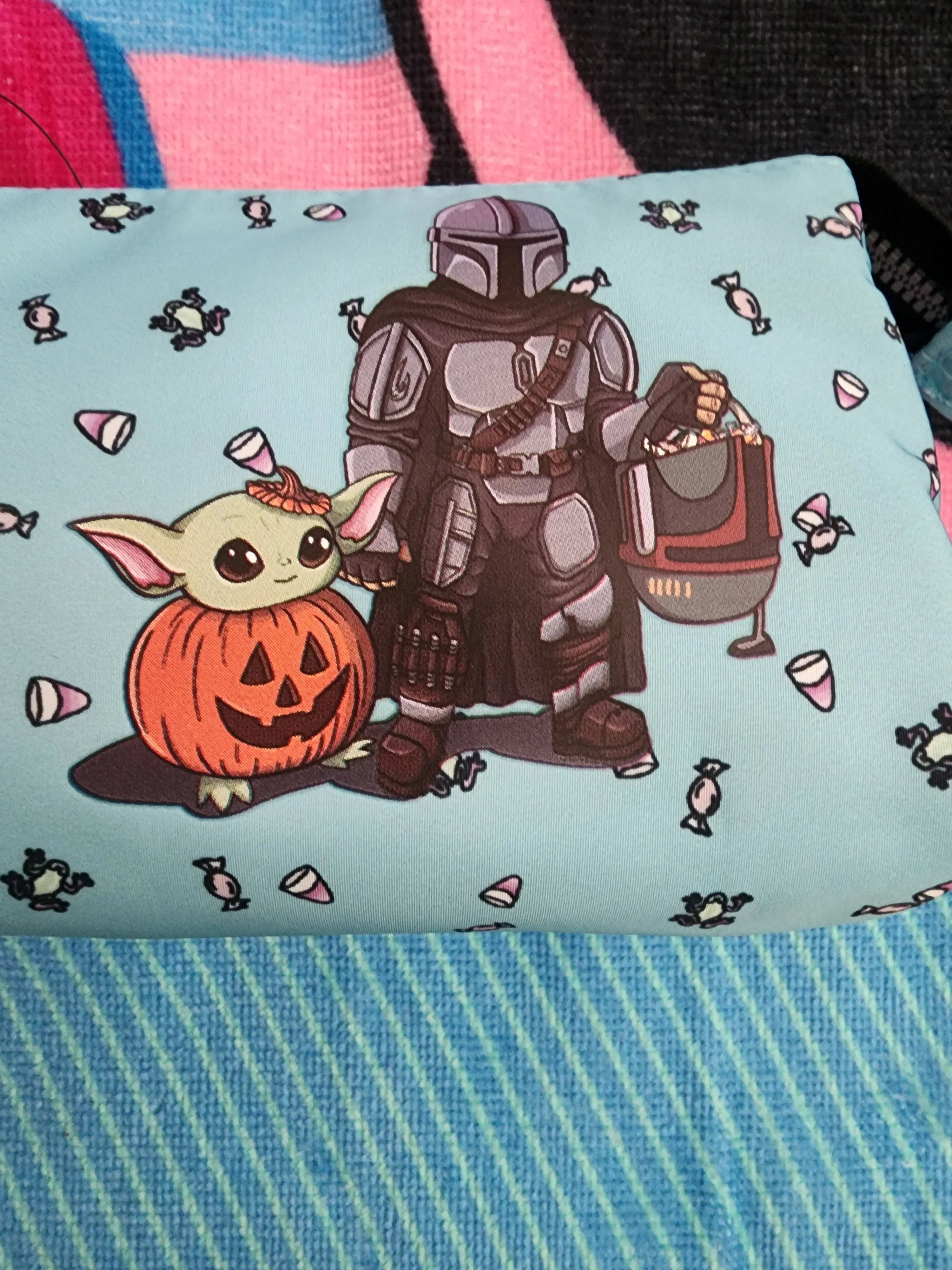 Disney Mandalorian Star Wars Baby Yoda Cosmetic Bag