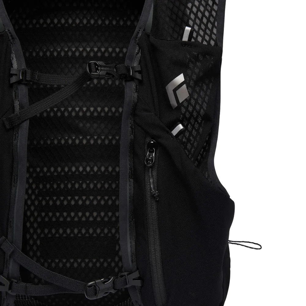 Distance 8 Backpack (Past Season)