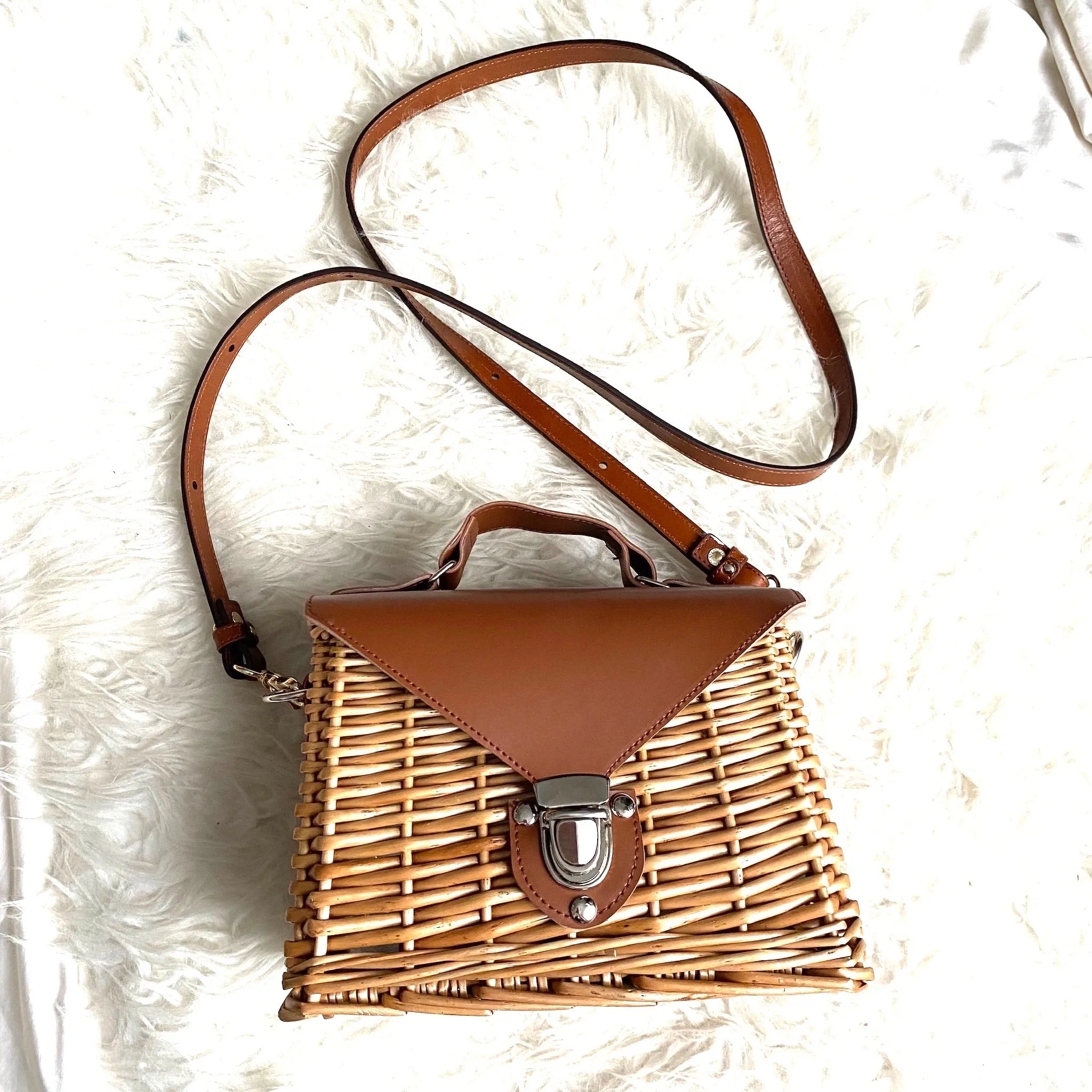 En Creme Woven Rattan and Leather Crossbody NWT