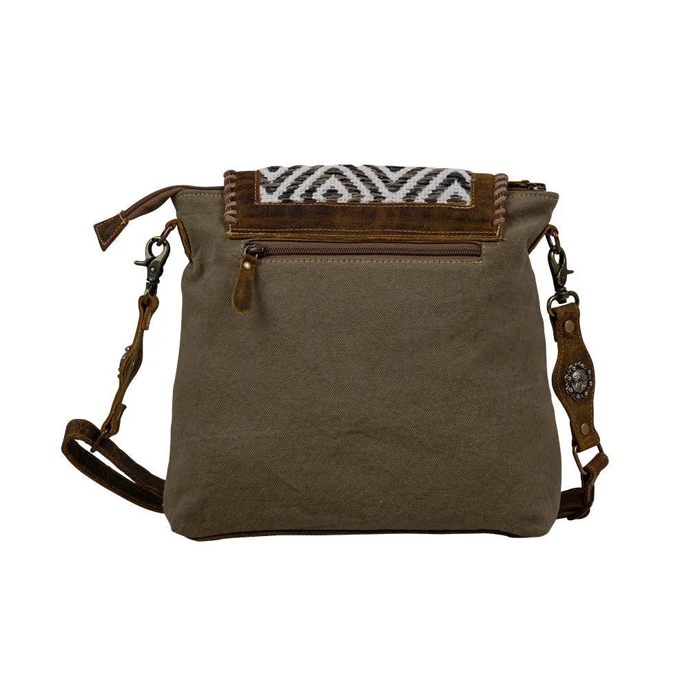 Sand Weaver Flapped Shoulder Bag