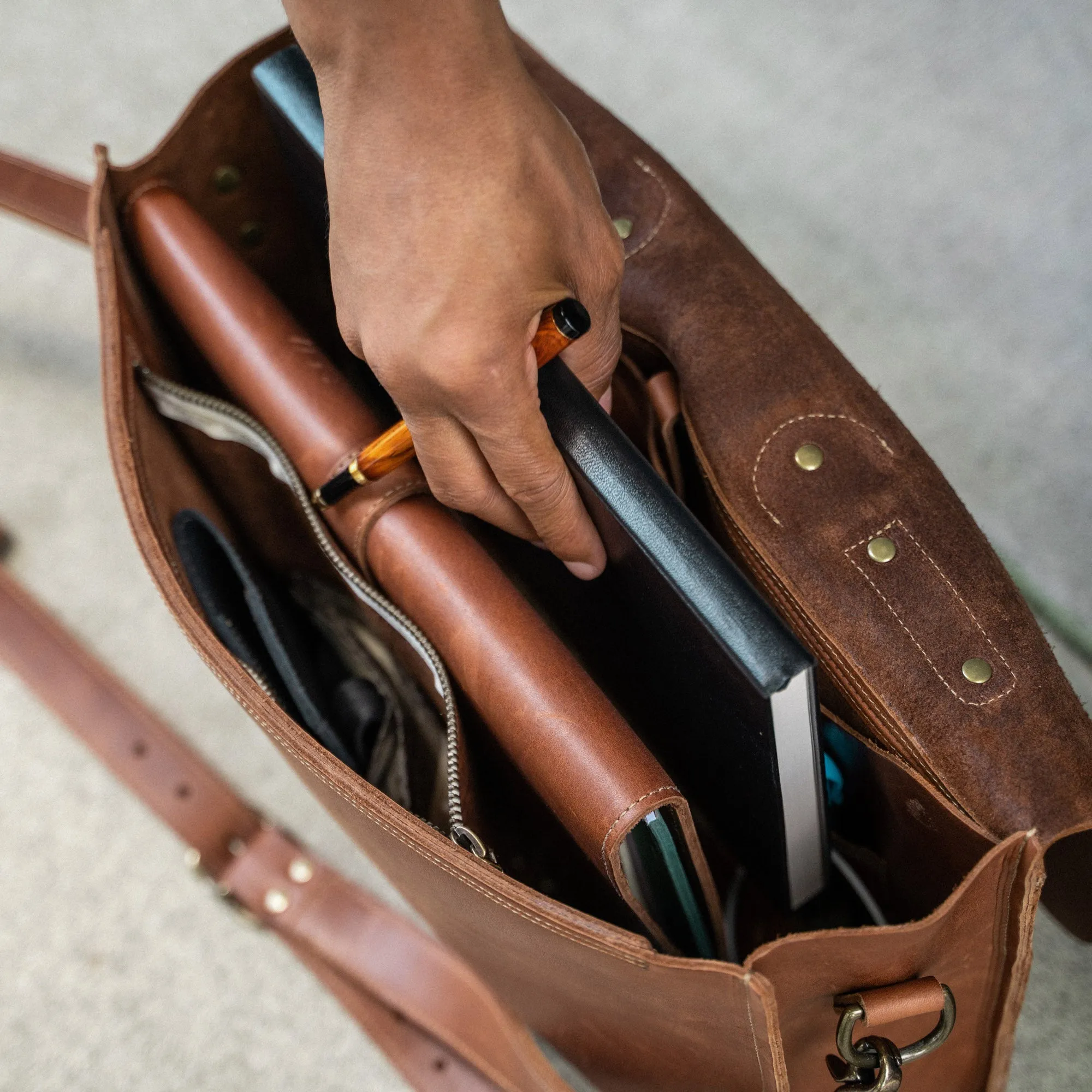 The No. 1860 EXPRESS - Fine Leather Messenger Bag & Mens Briefcase