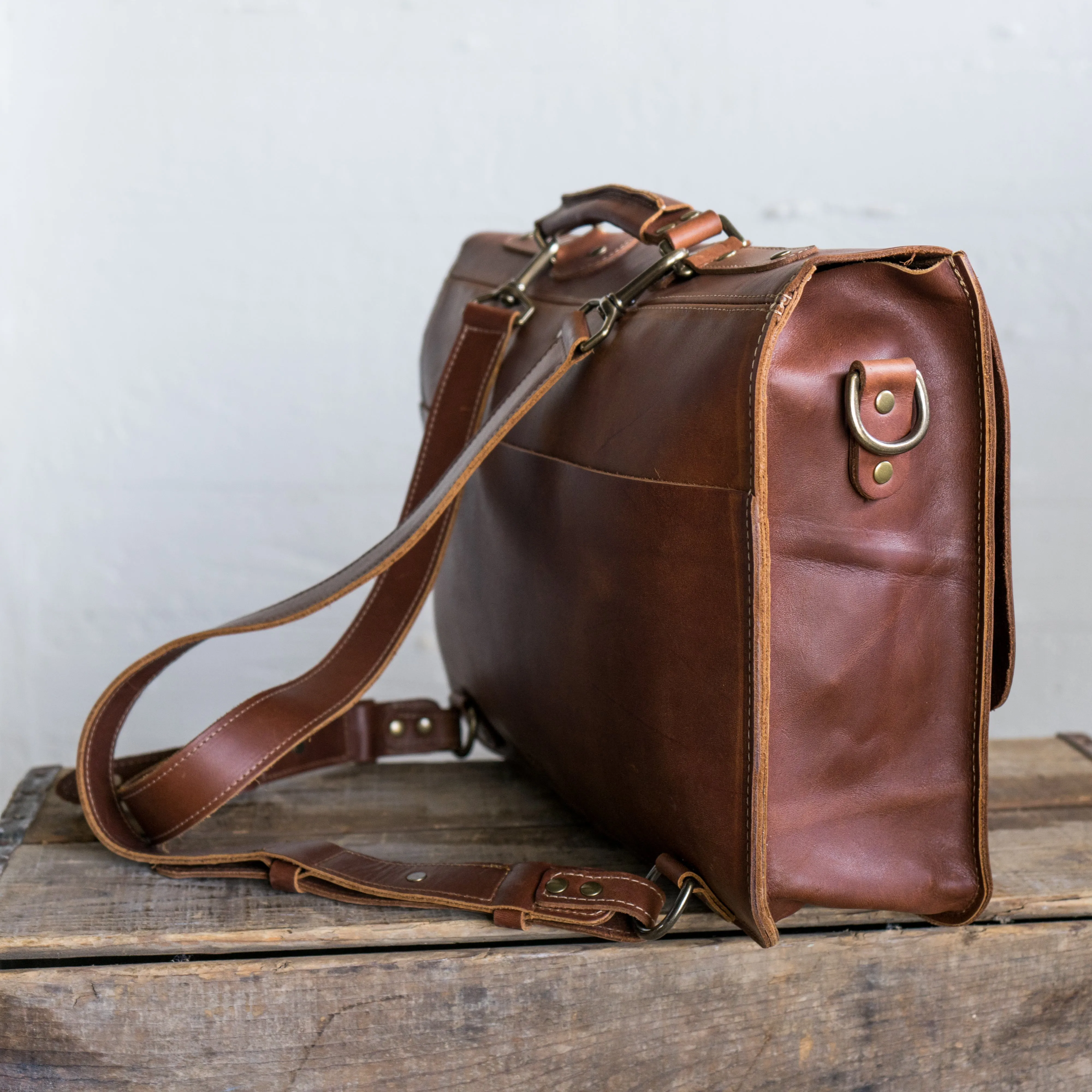 The No. 1860 EXPRESS - Fine Leather Messenger Bag & Mens Briefcase