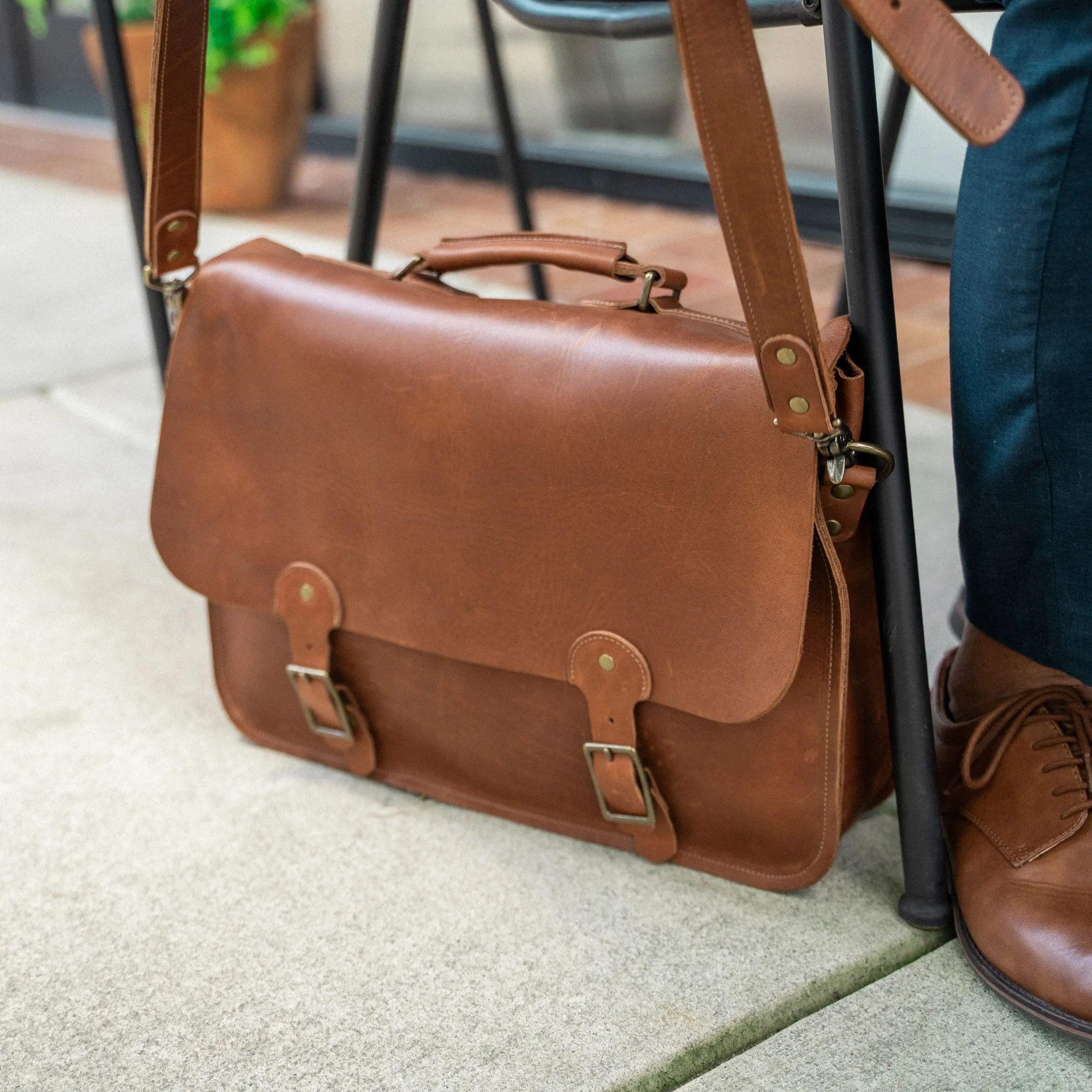 The No. 1860 EXPRESS - Fine Leather Messenger Bag & Mens Briefcase