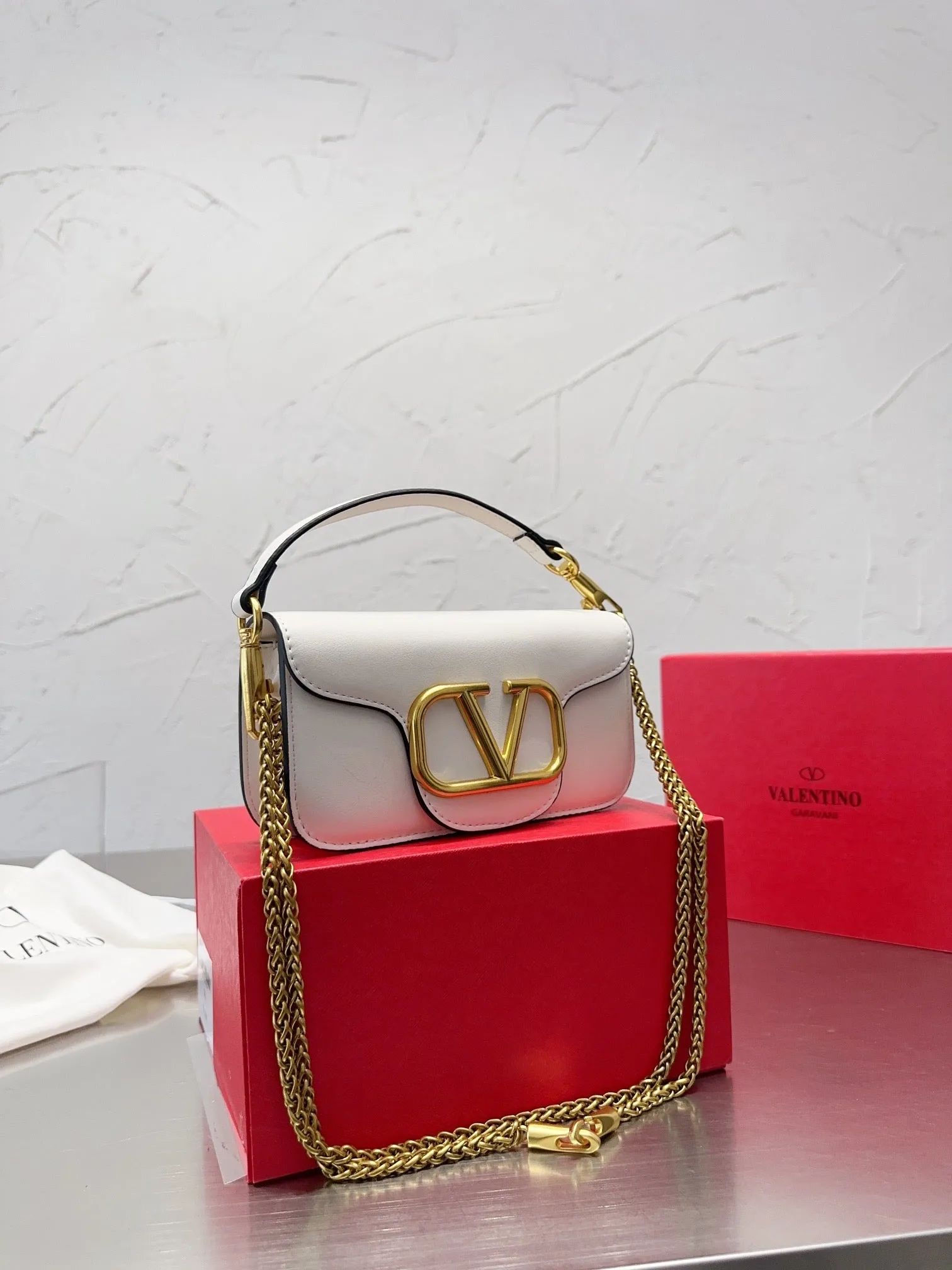 VLTN079 LOCÒ SMALL SHOULDER BAG / W7.8xH4.3xD1.9 in.