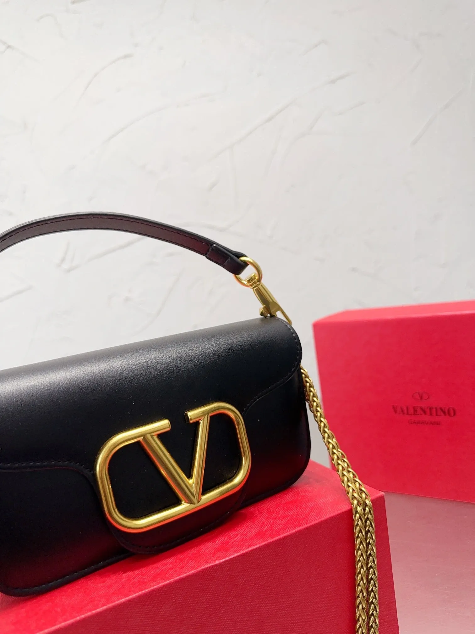 VLTN079 LOCÒ SMALL SHOULDER BAG / W7.8xH4.3xD1.9 in.