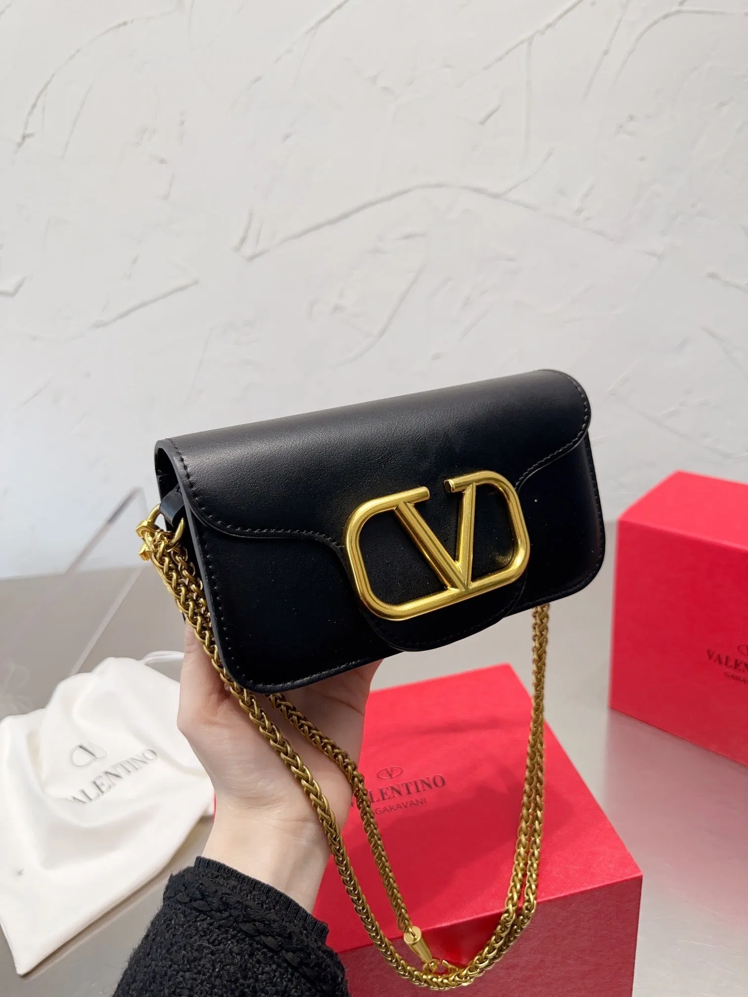 VLTN079 LOCÒ SMALL SHOULDER BAG / W7.8xH4.3xD1.9 in.