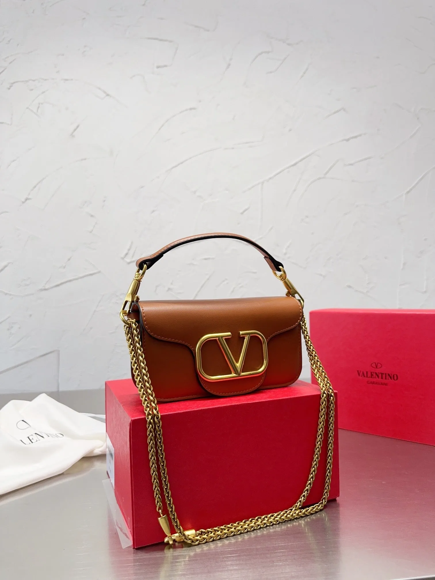 VLTN079 LOCÒ SMALL SHOULDER BAG / W7.8xH4.3xD1.9 in.