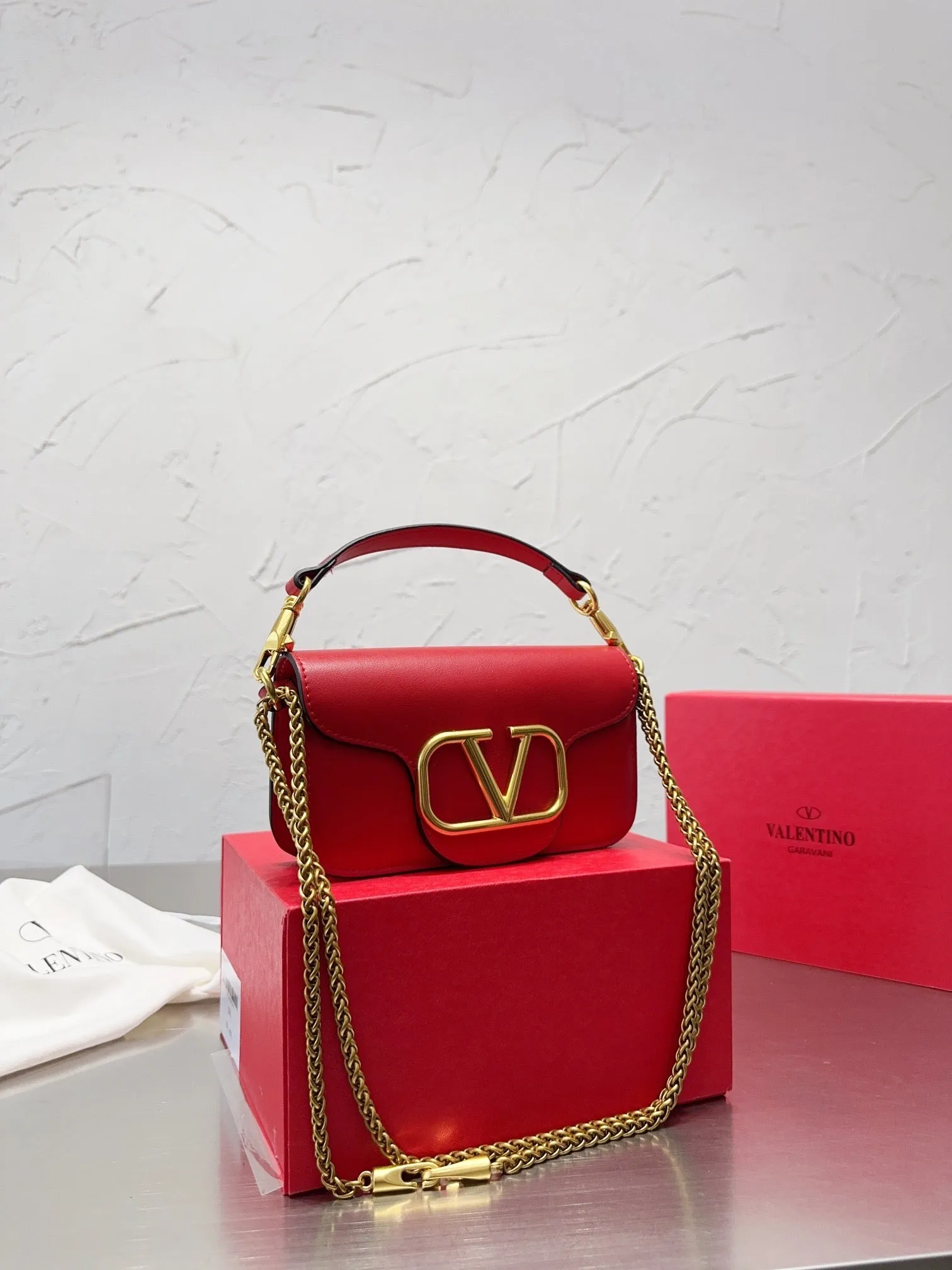 VLTN079 LOCÒ SMALL SHOULDER BAG / W7.8xH4.3xD1.9 in.